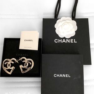 Chanel 2022 Coco In Love Flat Hoops 22P